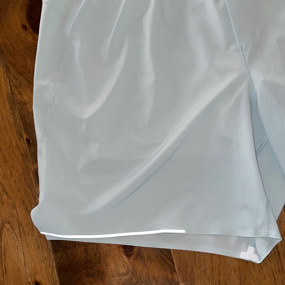 Lululemon Lined Men’s Surge Running Shorts Reflective Light Blue - Picture 2 of 9